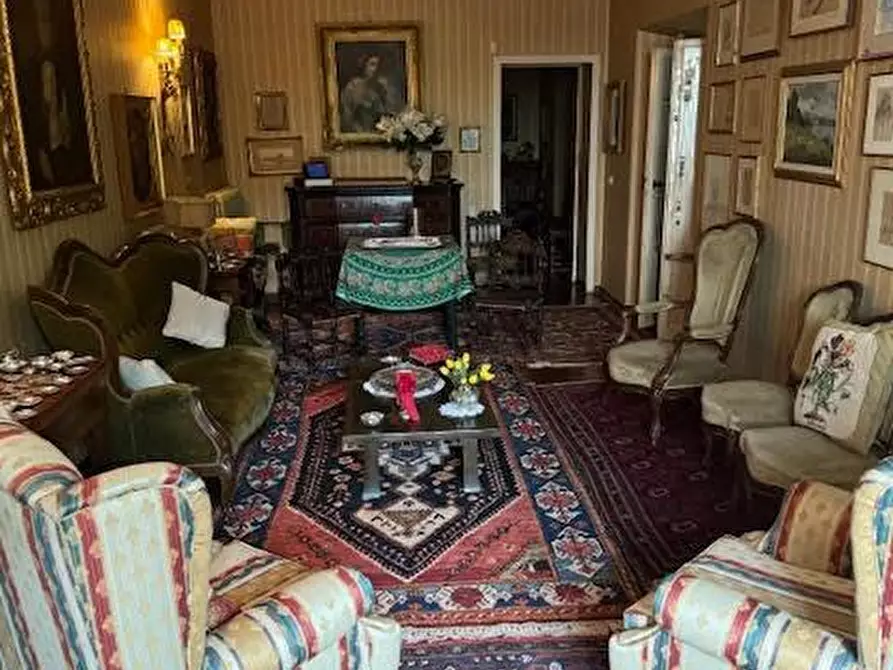 Immagine 17 di Villa in vendita  a Calci