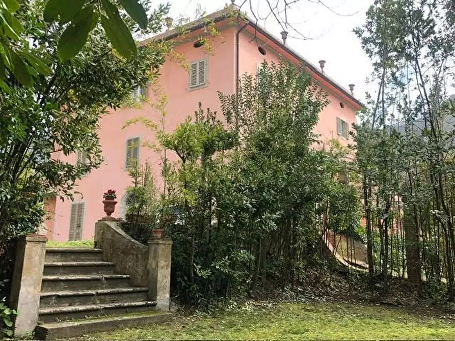Immagine 10 di Villa in vendita  a Calci