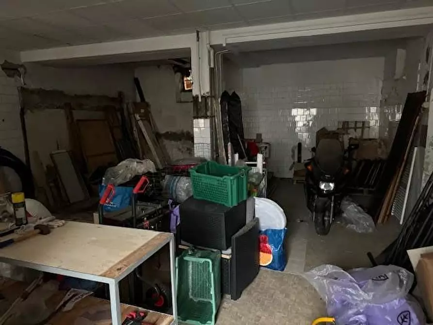 Immagine 5 di Locale commerciale in vendita  a Calci