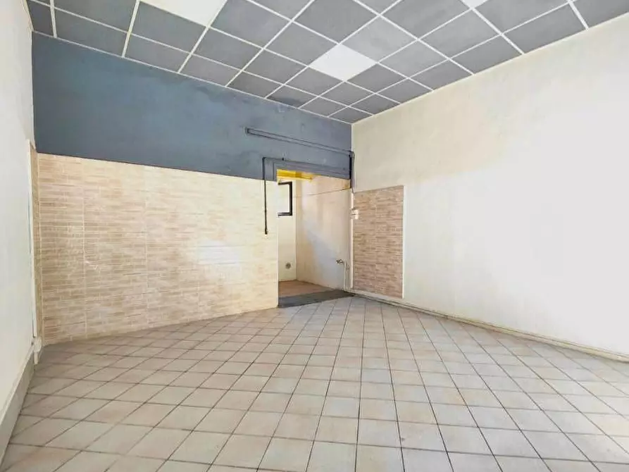 Immagine 4 di Locale commerciale in affitto  a Pisa