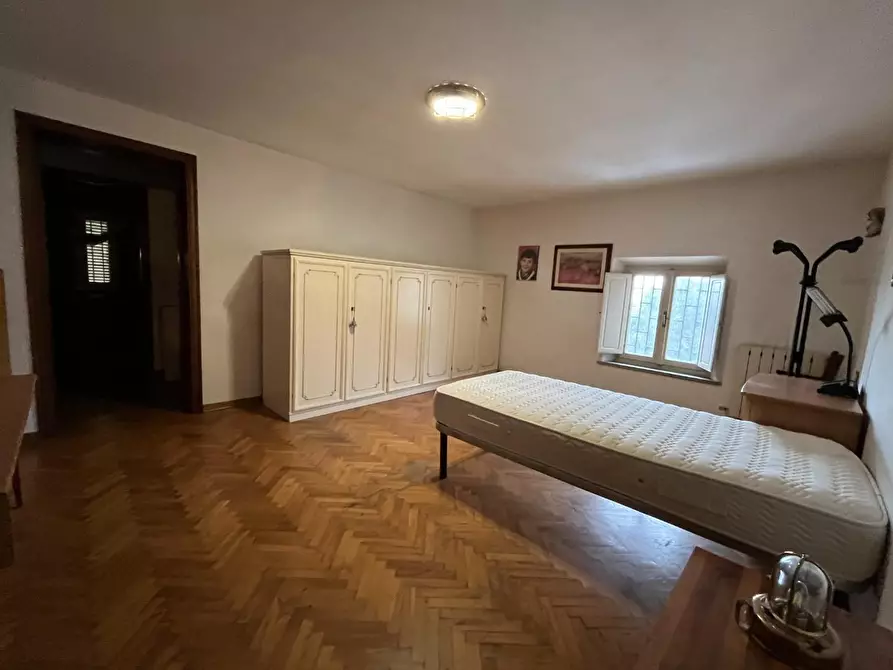 Immagine 20 di Casa colonica in vendita  a Calci