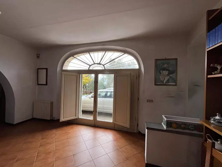Immagine 4 di Casa colonica in vendita  a Calci