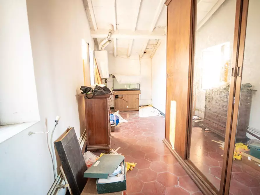 Immagine 9 di Casa colonica in vendita  a Massa