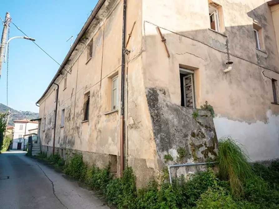 Immagine 26 di Casa colonica in vendita  a Massa