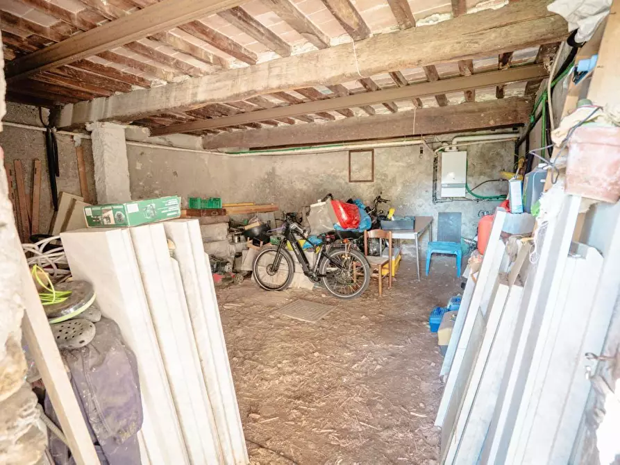 Immagine 18 di Casa colonica in vendita  a Massa
