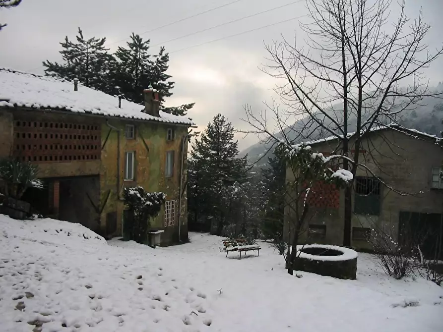 Immagine 7 di Casa colonica in vendita  a Lucca