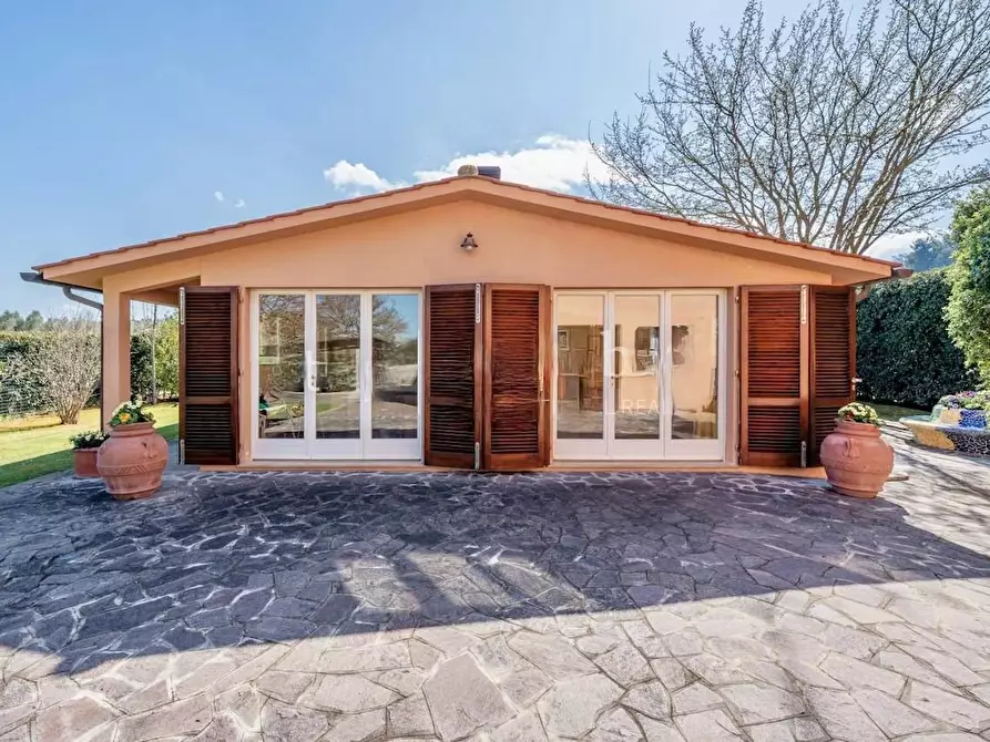 Immagine 53 di Villa in vendita  a Crespina Lorenzana