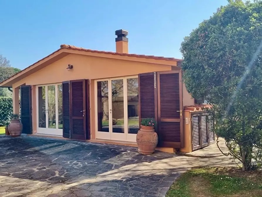 Immagine 55 di Villa in vendita  a Crespina Lorenzana