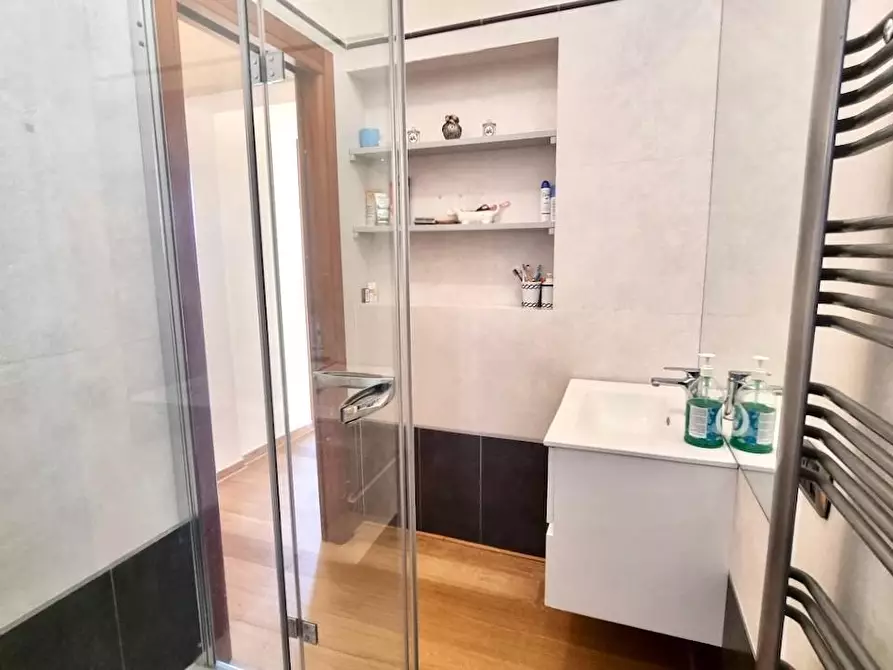 Immagine 43 di Villa in vendita  a Crespina Lorenzana