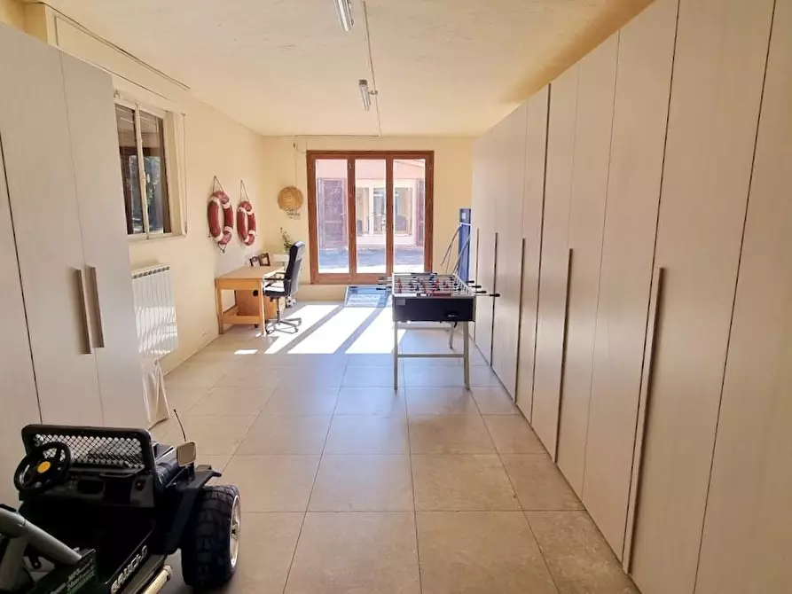 Immagine 17 di Villa in vendita  a Crespina Lorenzana