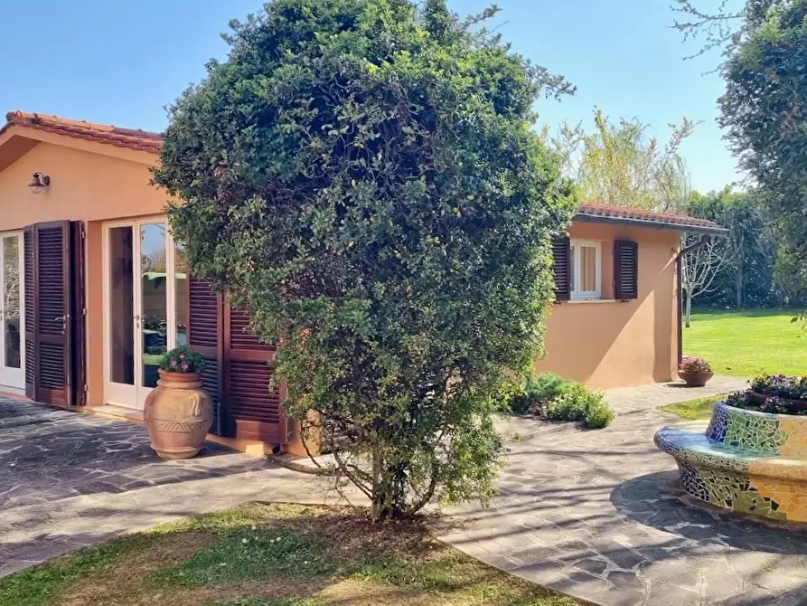 Immagine 54 di Villa in vendita  a Crespina Lorenzana