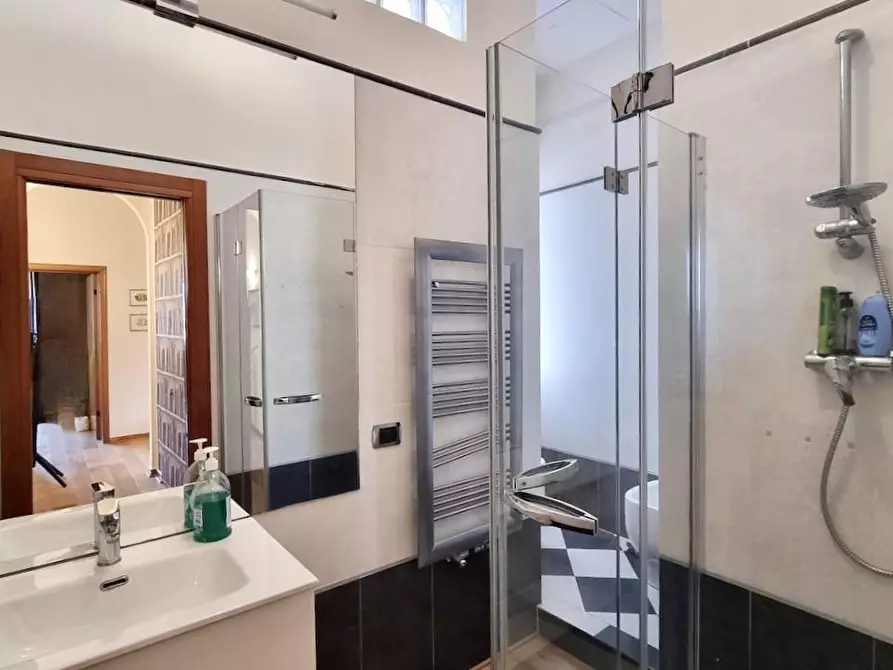 Immagine 42 di Villa in vendita  a Crespina Lorenzana