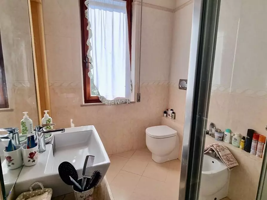 Immagine 51 di Villa in vendita  a Crespina Lorenzana