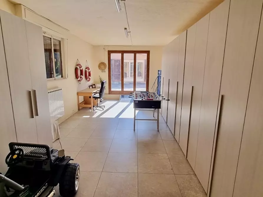 Immagine 18 di Villa in vendita  a Crespina Lorenzana