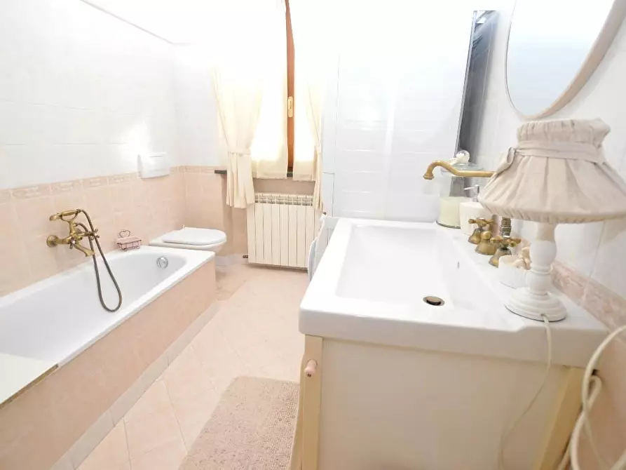 Immagine 10 di Appartamento in vendita  a Altopascio