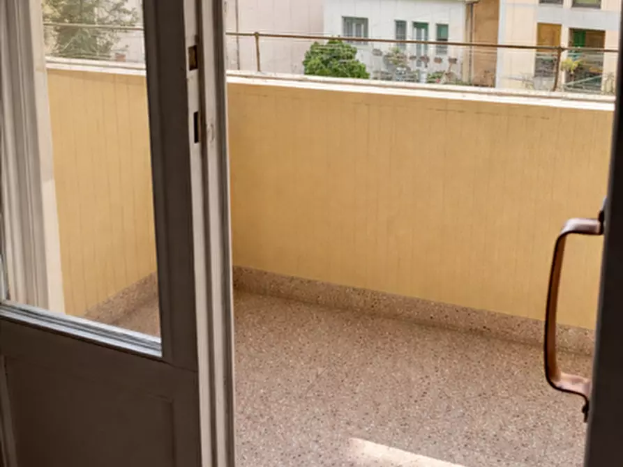 Immagine 2 di Appartamento in vendita  a Pisa