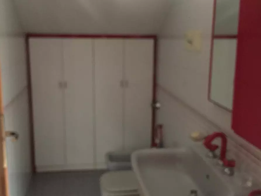 Immagine 72 di Negozio in vendita  a Valenza