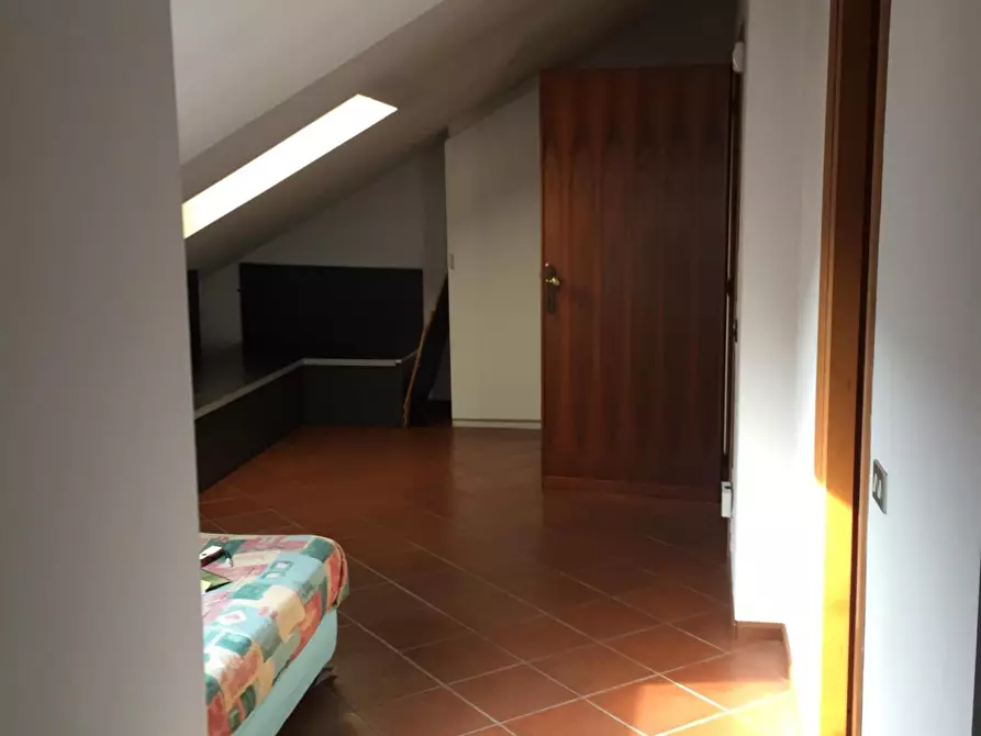 Immagine 70 di Negozio in vendita  a Valenza