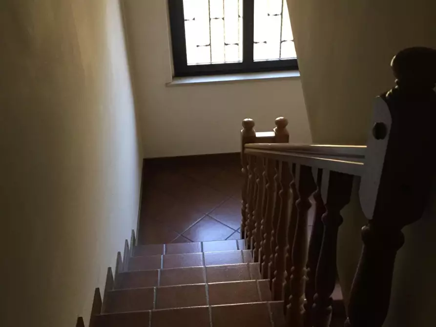 Immagine 55 di Negozio in vendita  a Valenza