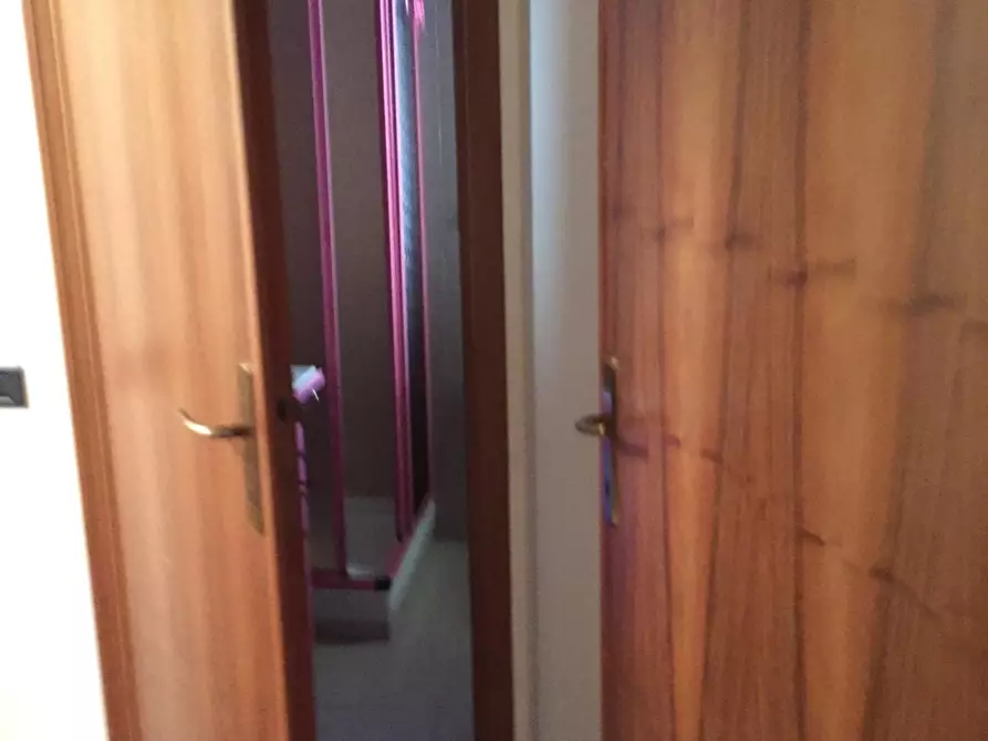 Immagine 38 di Negozio in vendita  a Valenza