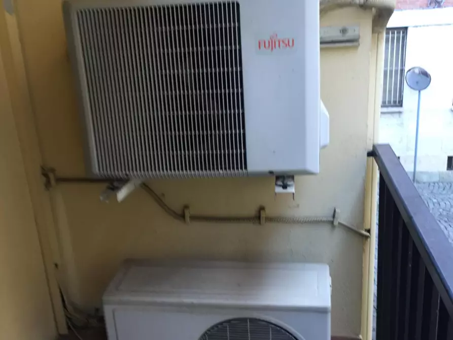 Immagine 53 di Negozio in vendita  a Valenza