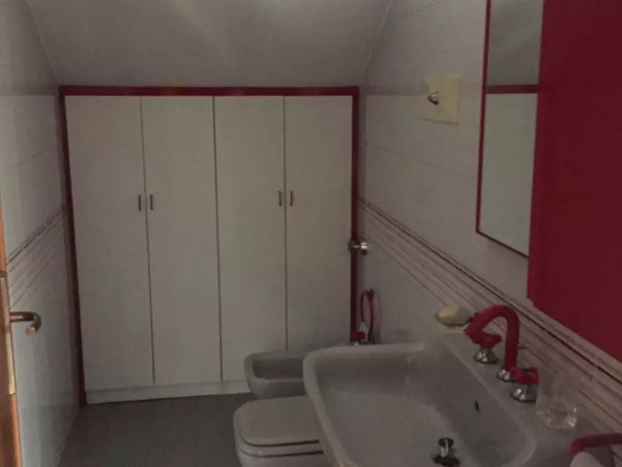 Immagine 8 di Negozio in vendita  a Valenza