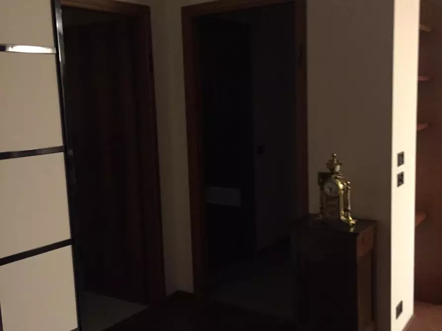 Immagine 73 di Negozio in vendita  a Valenza