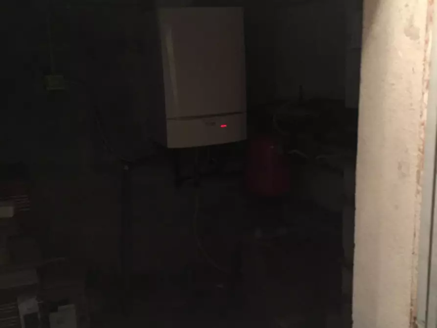 Immagine 29 di Negozio in vendita  a Valenza