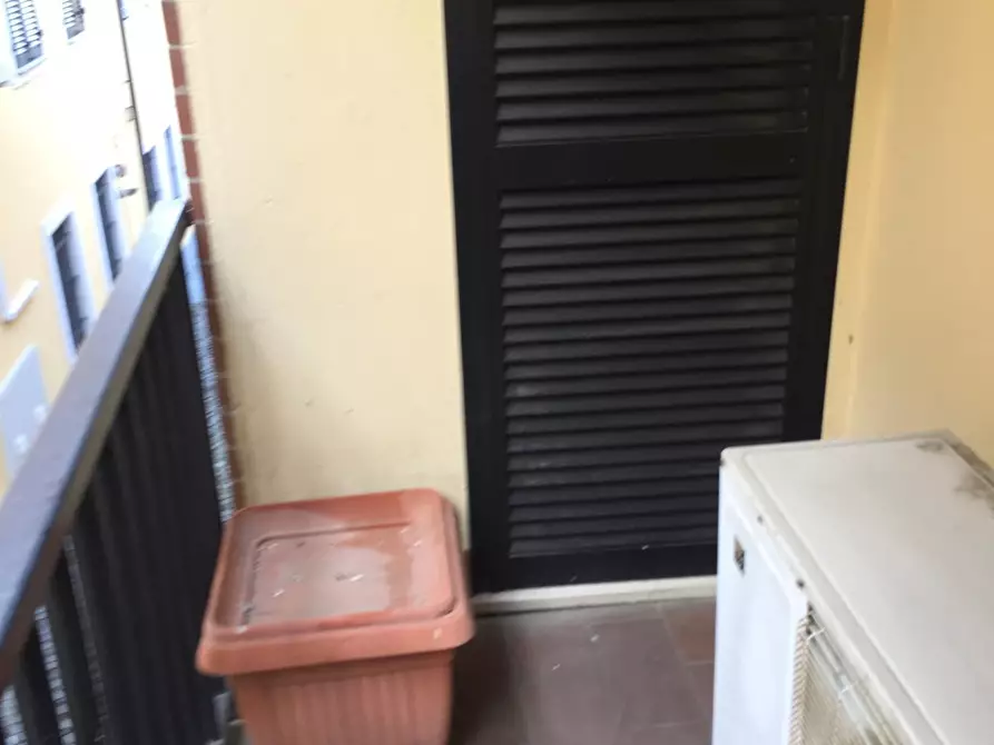 Immagine 51 di Negozio in vendita  a Valenza