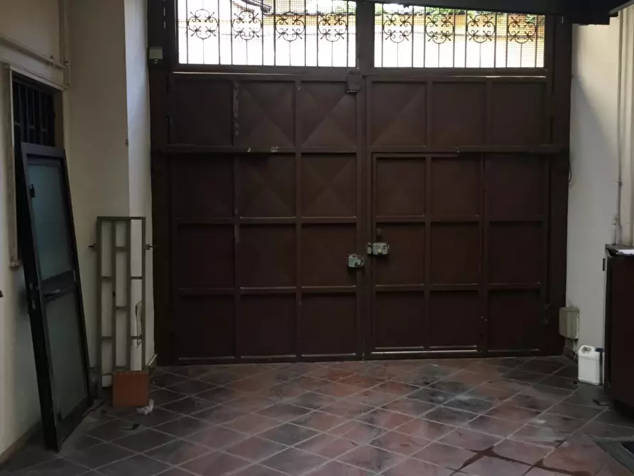 Immagine 76 di Negozio in vendita  a Valenza