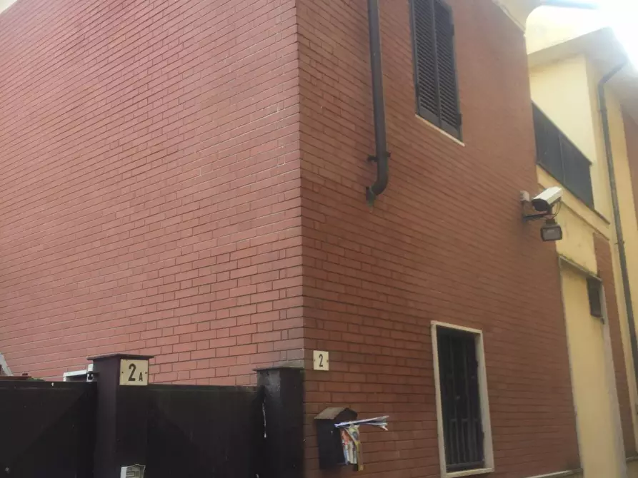 Immagine 4 di Negozio in vendita  a Valenza