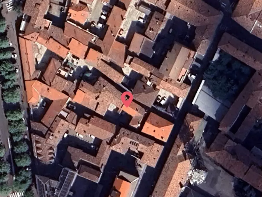 Immagine 82 di Negozio in vendita  a Valenza