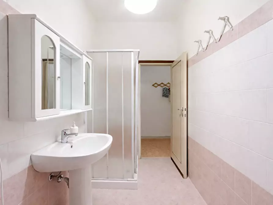 Immagine 6 di Appartamento in vendita  a Pisa