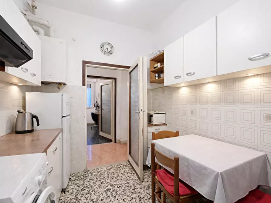 Immagine 4 di Appartamento in vendita  a Pisa