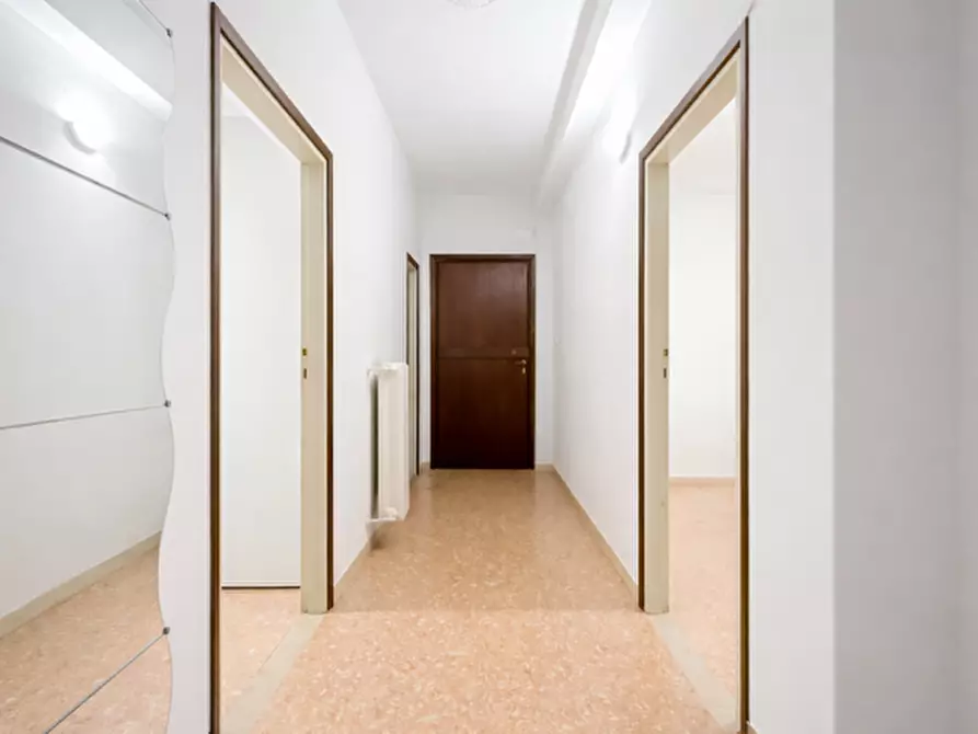 Immagine 2 di Appartamento in vendita  a Pisa