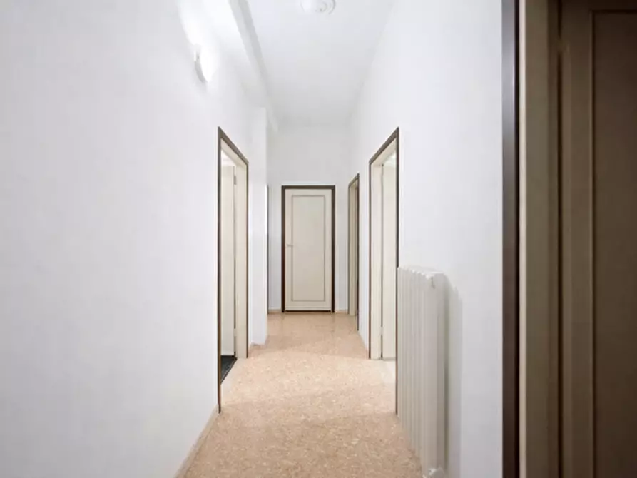 Immagine 1 di Appartamento in vendita  a Pisa