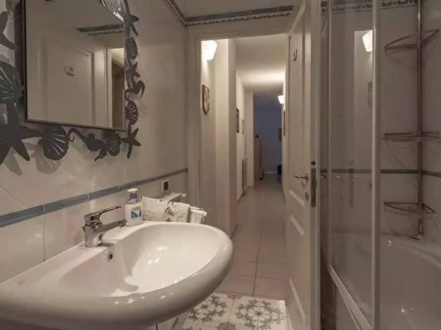 Immagine 8 di Appartamento in affitto  a Viareggio