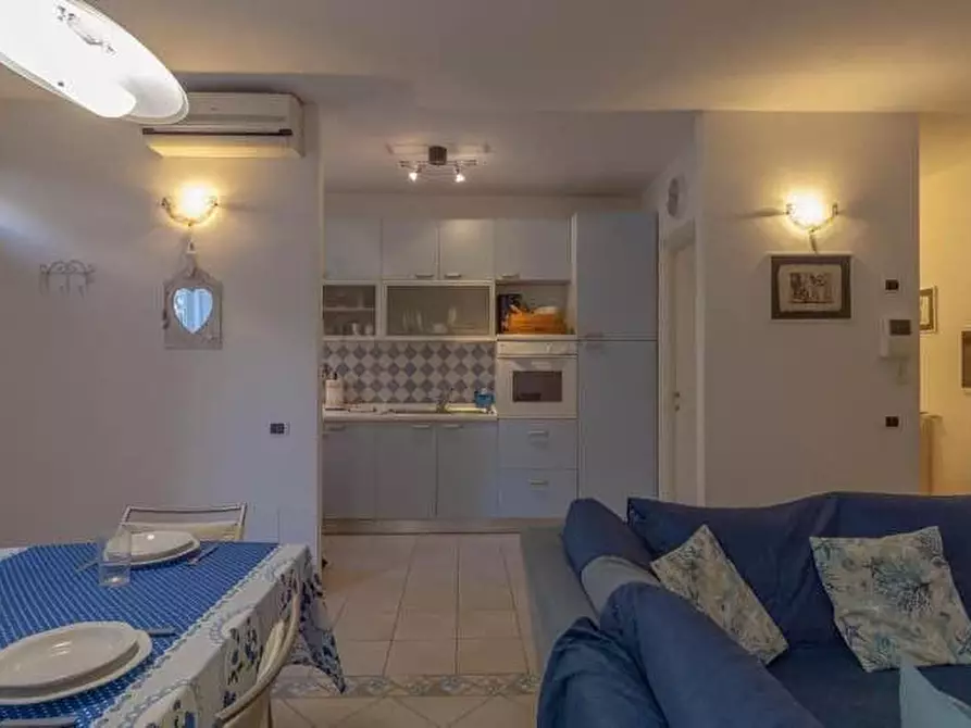 Immagine 3 di Appartamento in affitto  a Viareggio