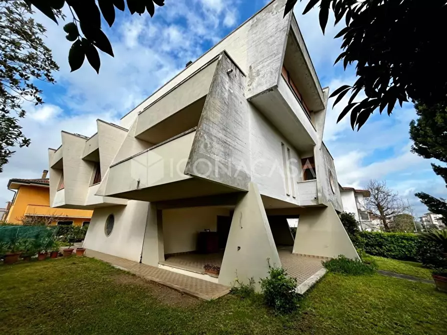 Immagine 3 di Villa in vendita  a Castelfranco Di Sotto