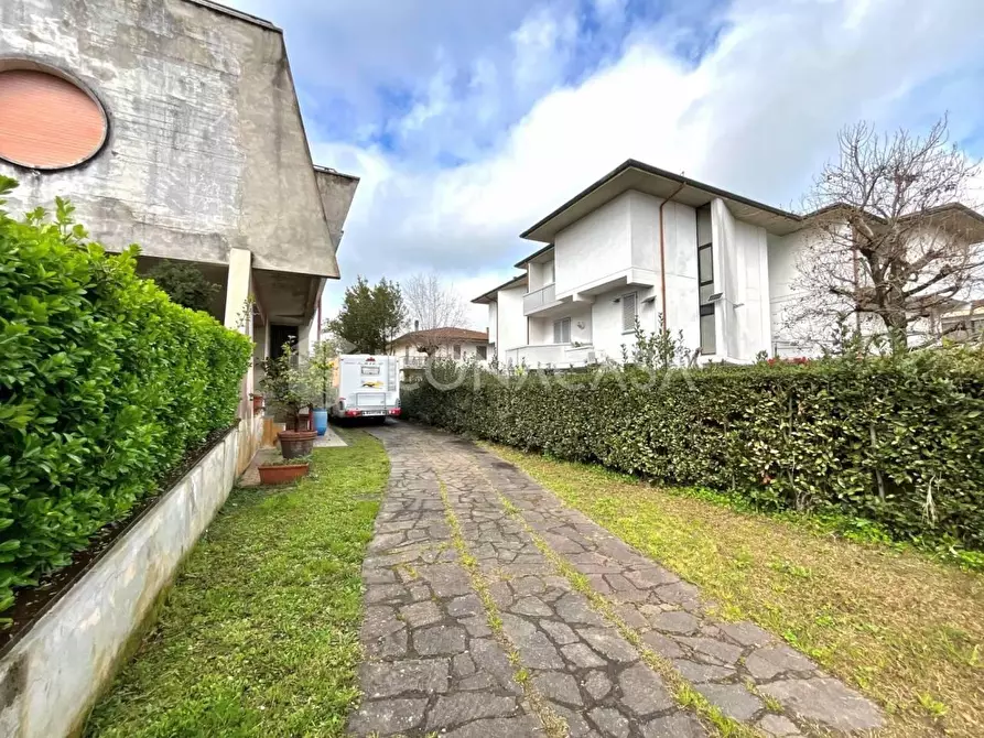 Immagine 1 di Villa in vendita  a Castelfranco Di Sotto