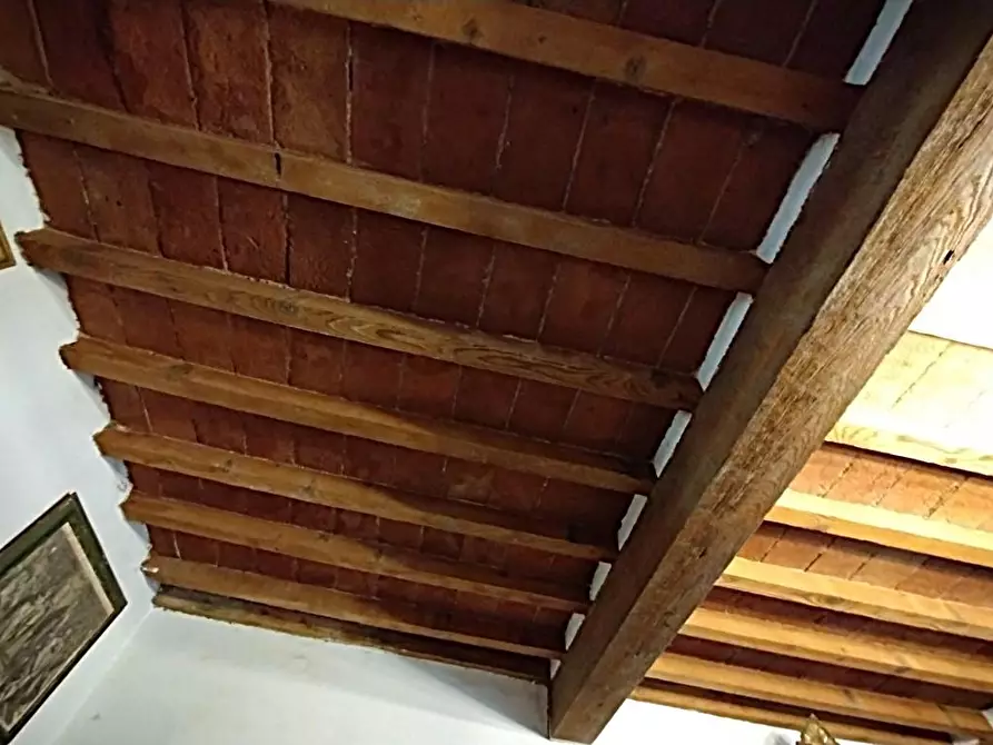 Immagine 12 di Casa indipendente in vendita  a Capannori