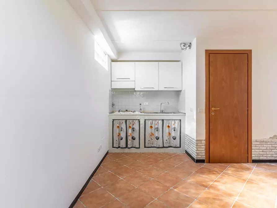 Immagine 16 di Magazzino in vendita  a Empoli