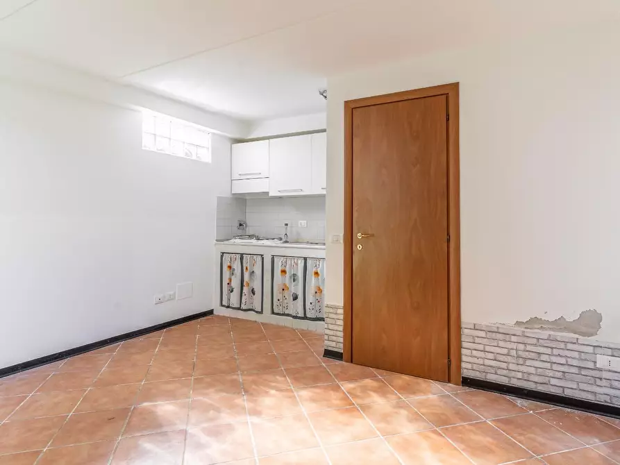 Immagine 5 di Magazzino in vendita  a Empoli