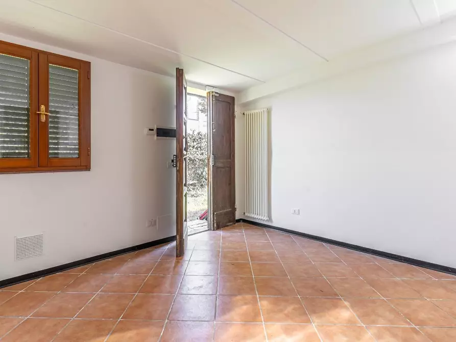 Immagine 11 di Magazzino in vendita  a Empoli