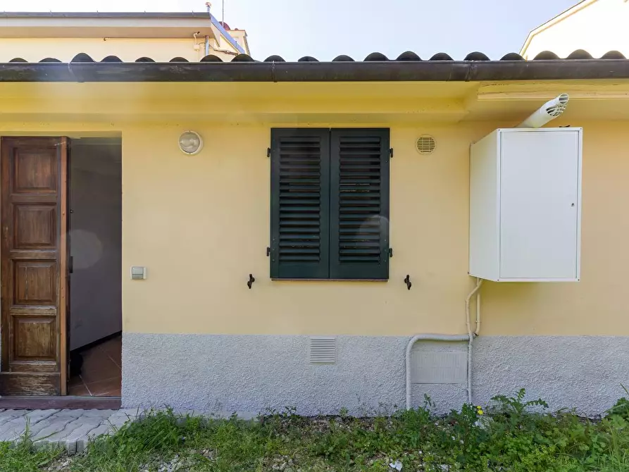 Immagine 3 di Magazzino in vendita  a Empoli