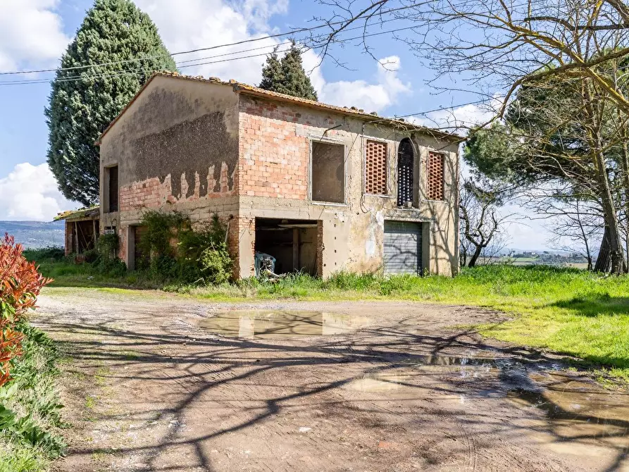 Immagine 12 di Deposito in vendita  a Vinci