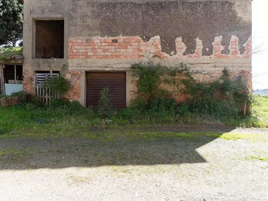 Immagine 26 di Deposito in vendita  a Vinci