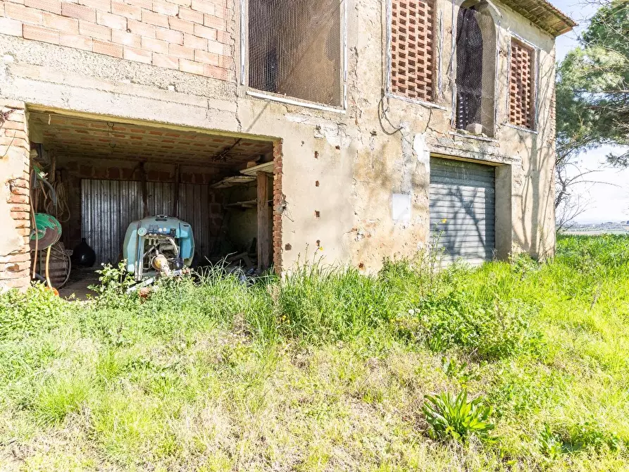 Immagine 24 di Deposito in vendita  a Vinci