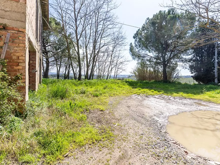 Immagine 27 di Deposito in vendita  a Vinci