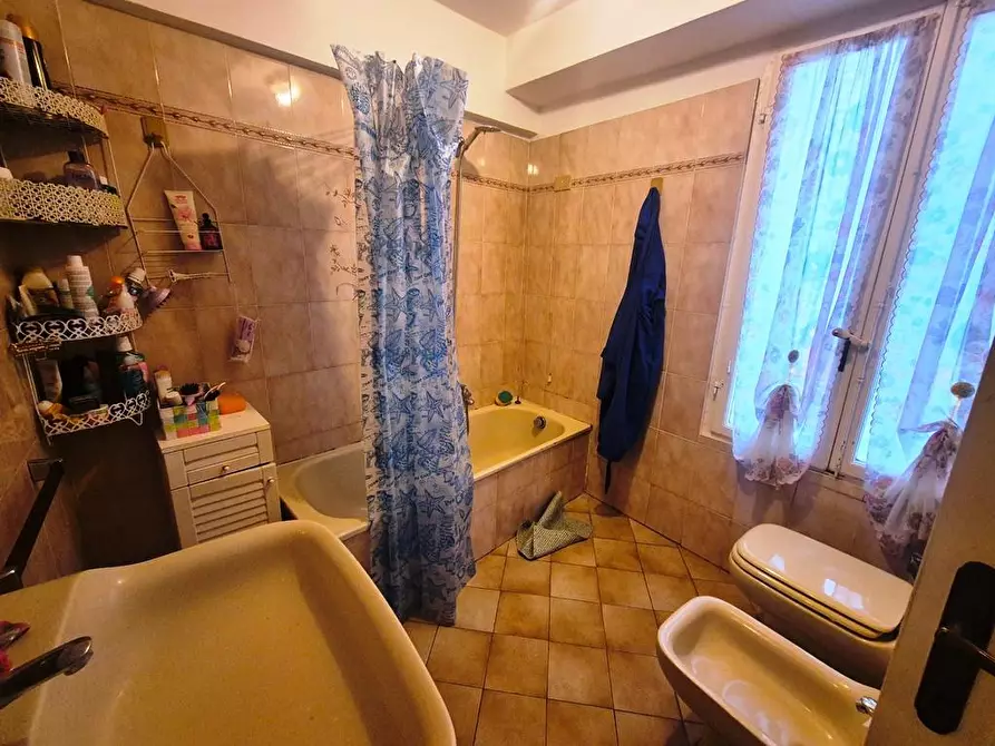 Immagine 17 di Appartamento in vendita  a Siena